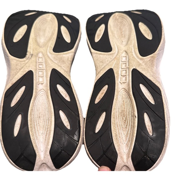 TOPO Atmos Running Shoes Women's Size 9.5 USED EUC Nice Black White - Picture 6 of 6